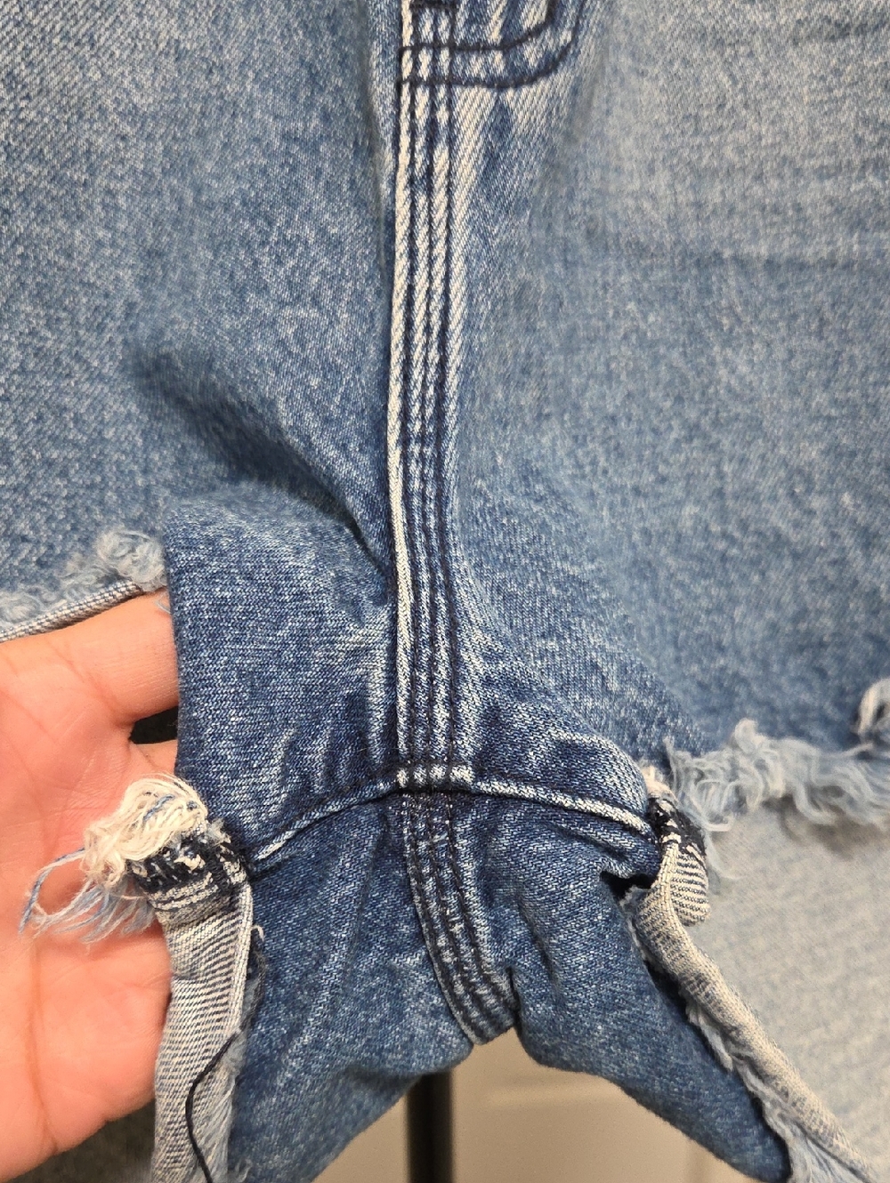 Oneteaspoon High-Rise Distressed Denim Shorts in Faded Blue - Picture 4 of 8